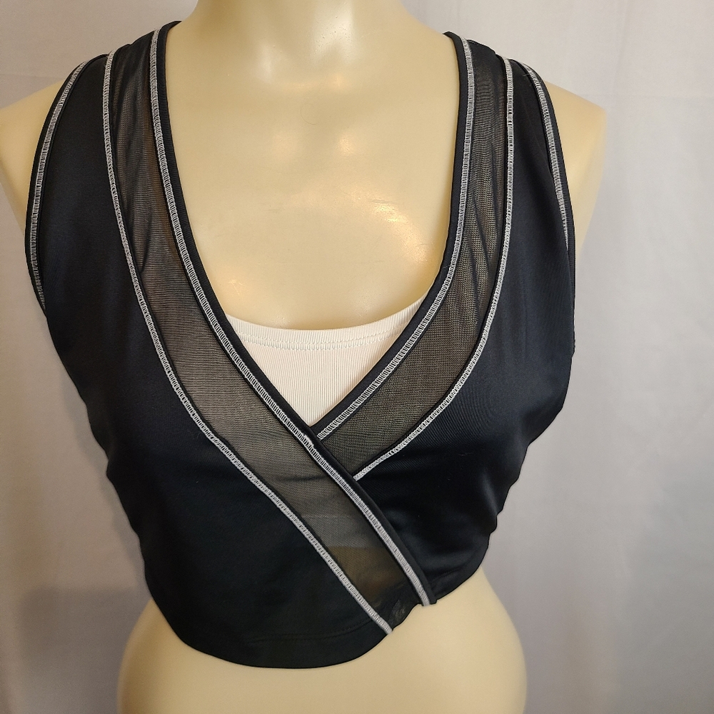 Ativa ladies Medium Black and White sports bra